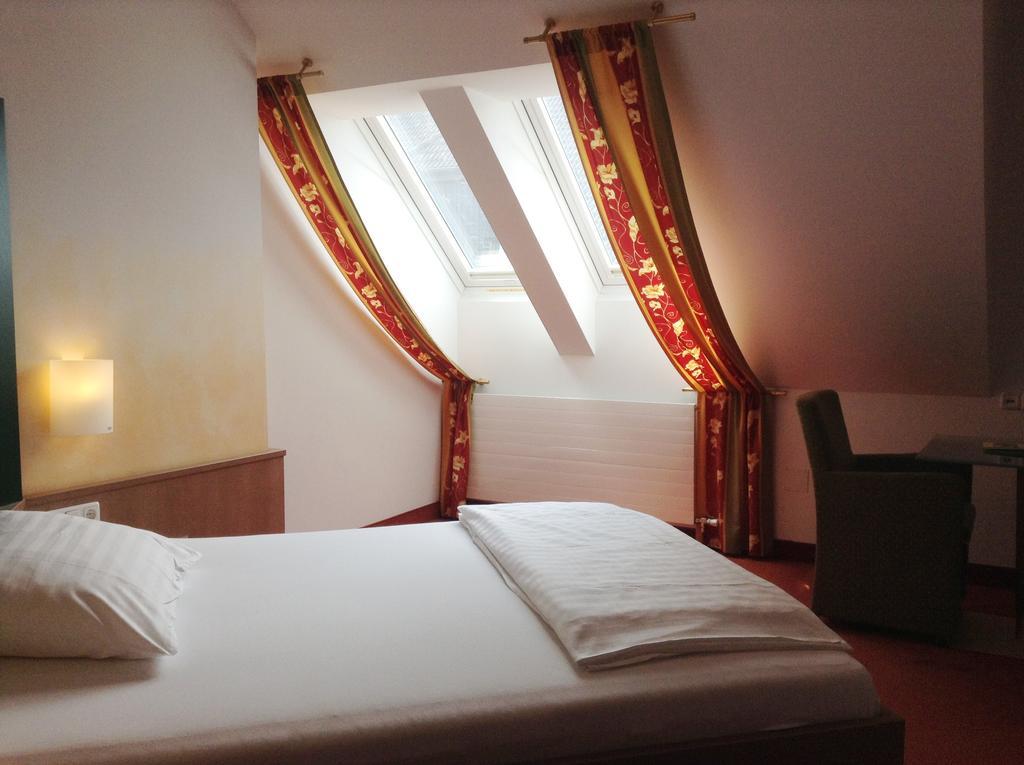 1A Landhotel Schicklberg Kremsmünster Pokoj fotografie